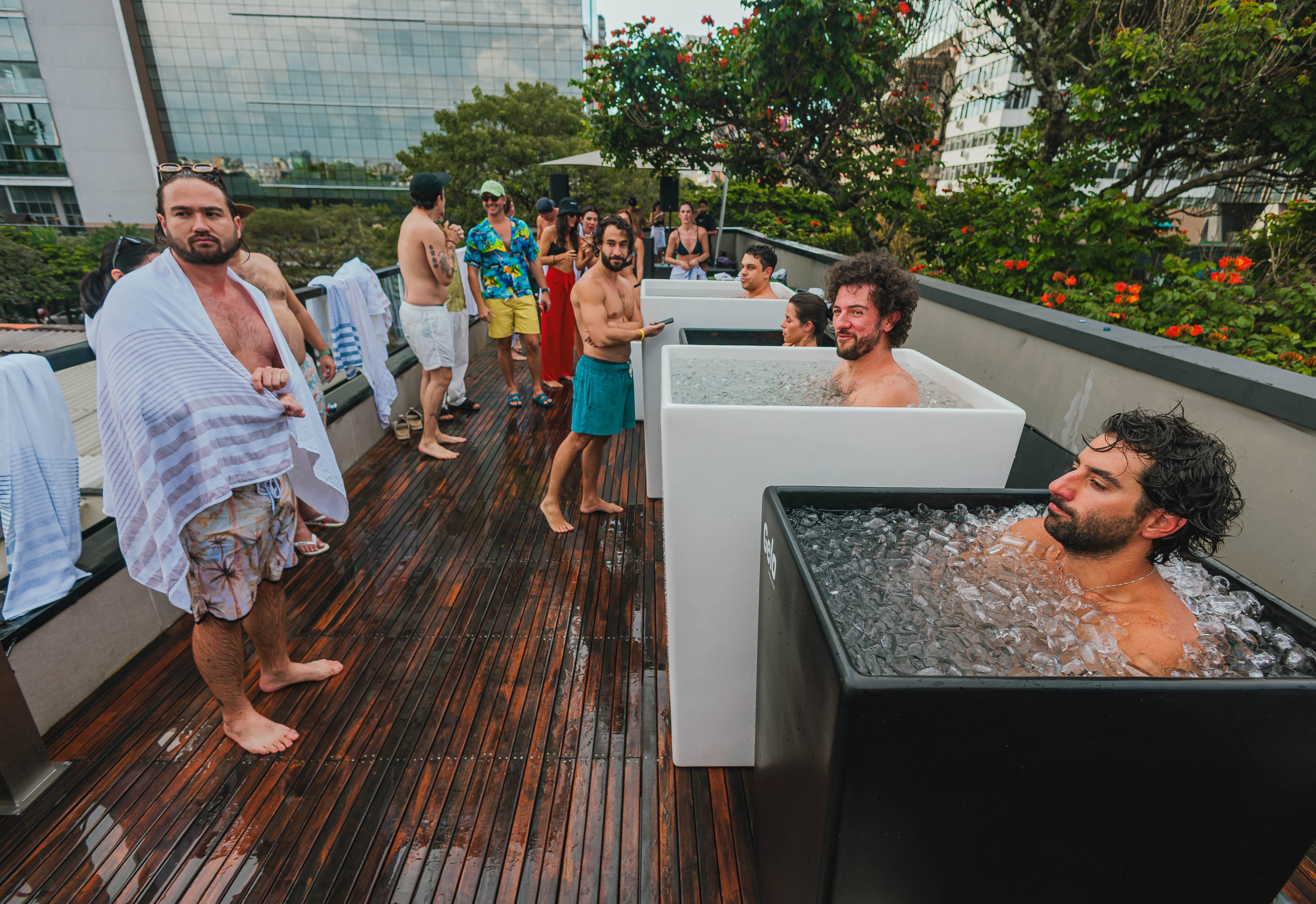 Kontrast experiência de sauna, gelo e respiração