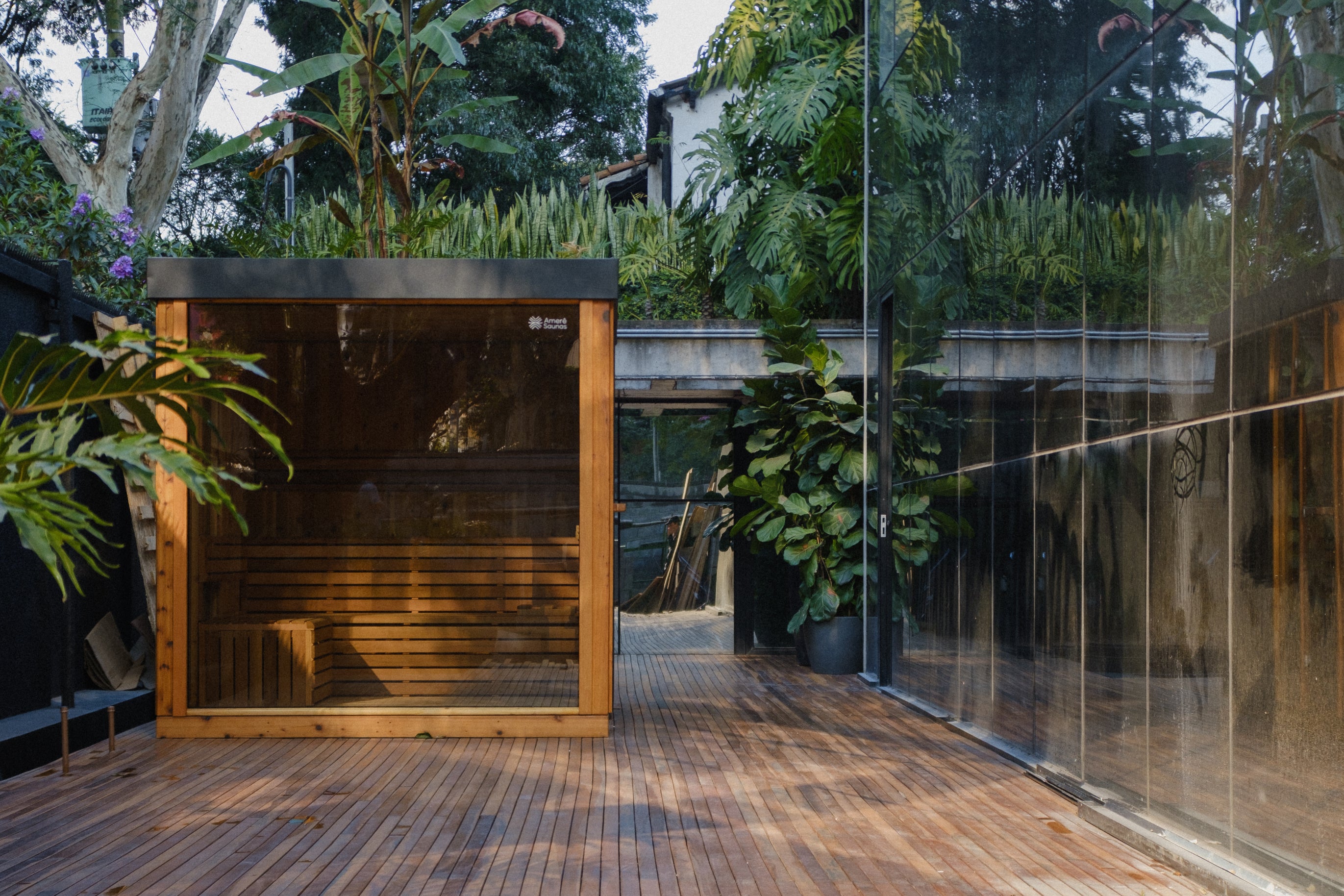 Kontrast experiência de sauna, gelo e respiração