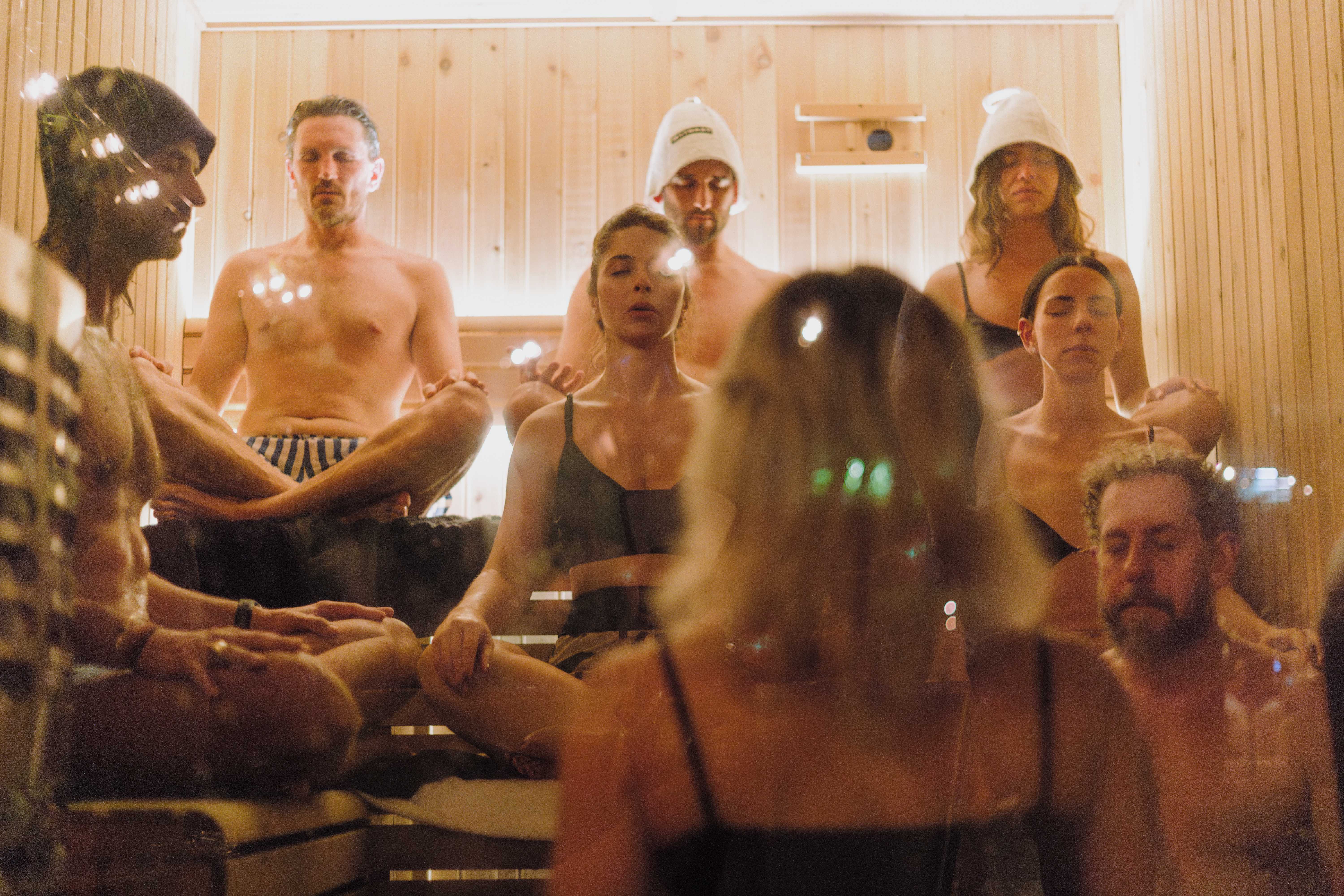 Kontrast | Experiência de Sauna, Gelo e Respiração – Social Wellness Club